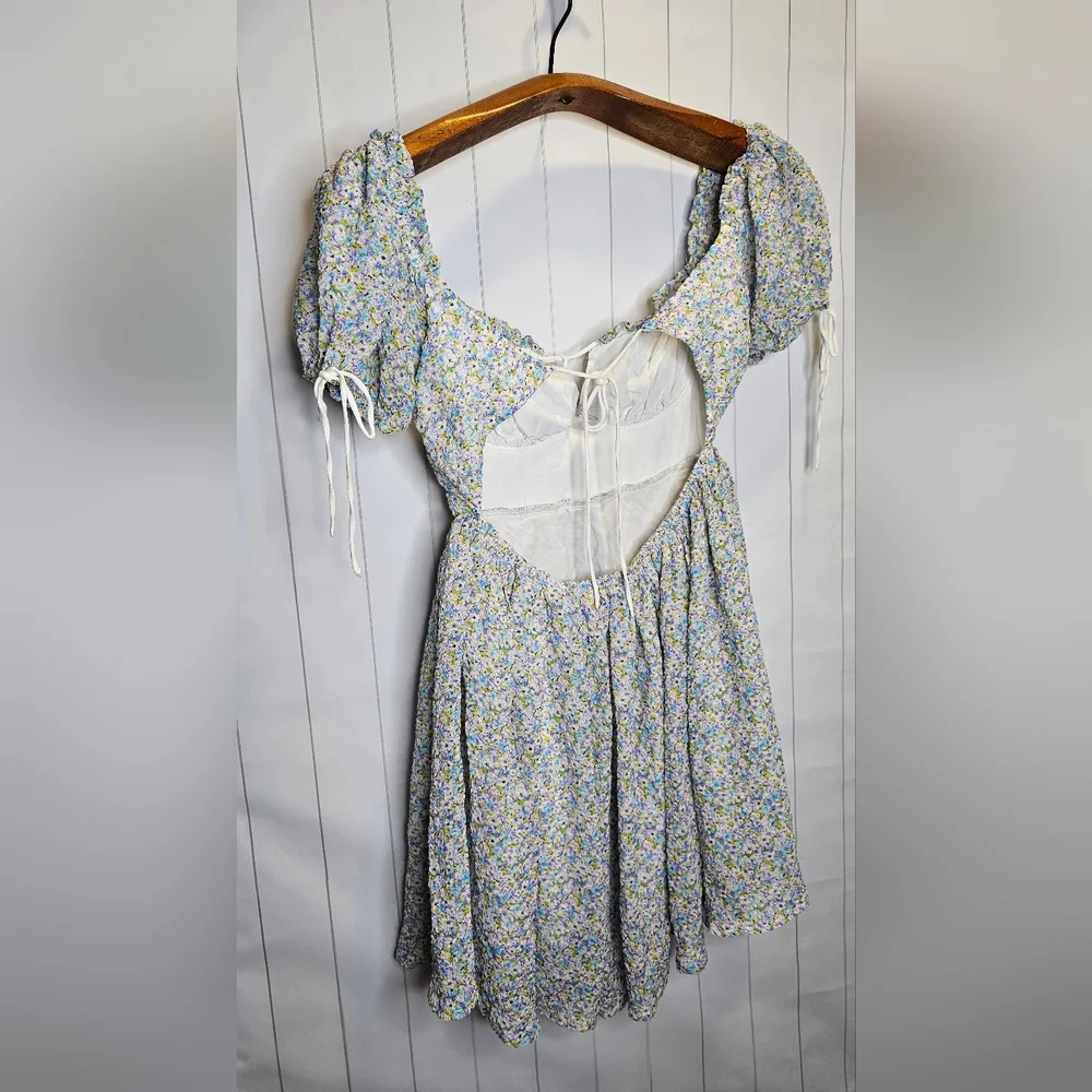 ASOS Love Triangle milk maid mini dress with open back in blue ditsy - Picture 7 of 11